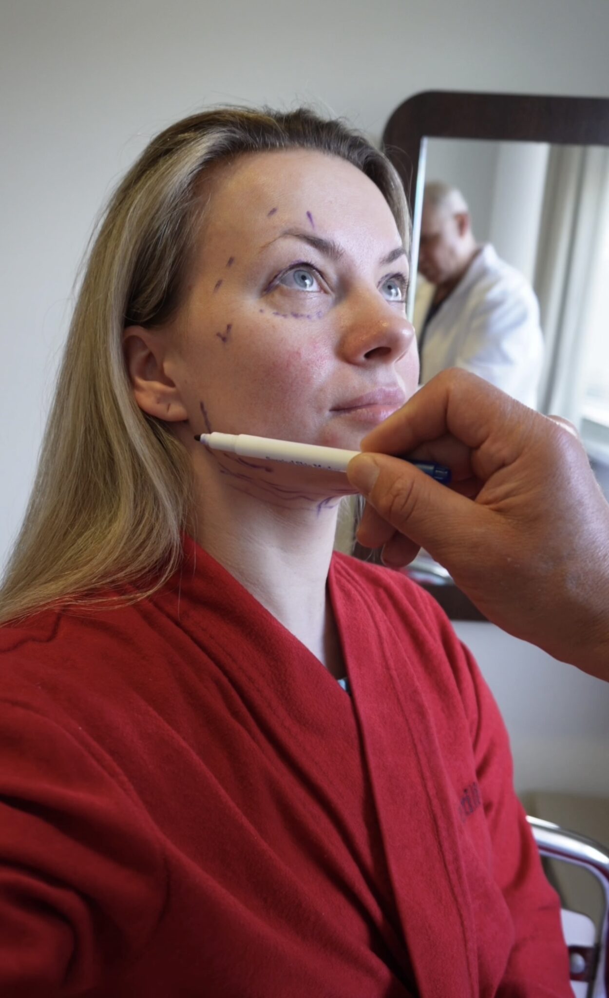 Мерили об операции на верхних веках и коррекции линии подбородка: «Повышение самооценки + уверенность в себе шли рука об руку!» 2 Мерили об операции на верхних веках и коррекции линии подбородка: «Повышение самооценки + уверенность в себе шли рука об руку!» 2