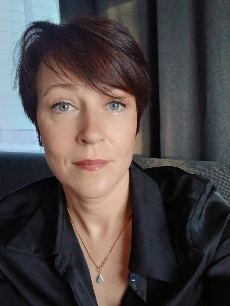 Siiri räägib Health Clinicus tehtud näo operatsioonidest: „Ma vaatan peeglisse ja naeratan endale taas“ 1 Silmaoperatsioon